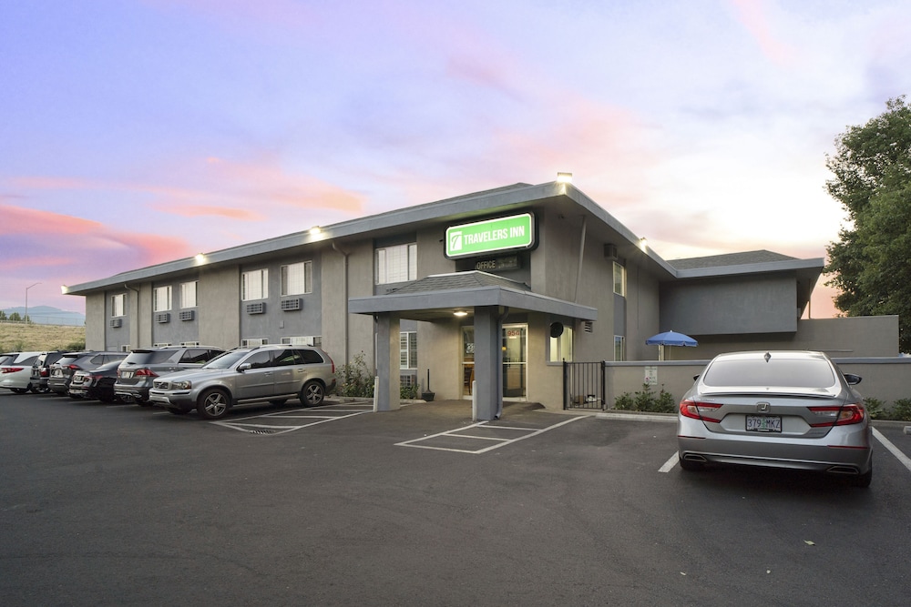 Travelers Inn Medford 7/58