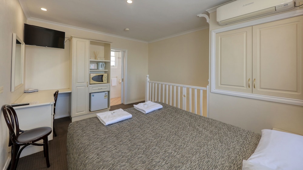 Coachman Hotel Motel 13/47