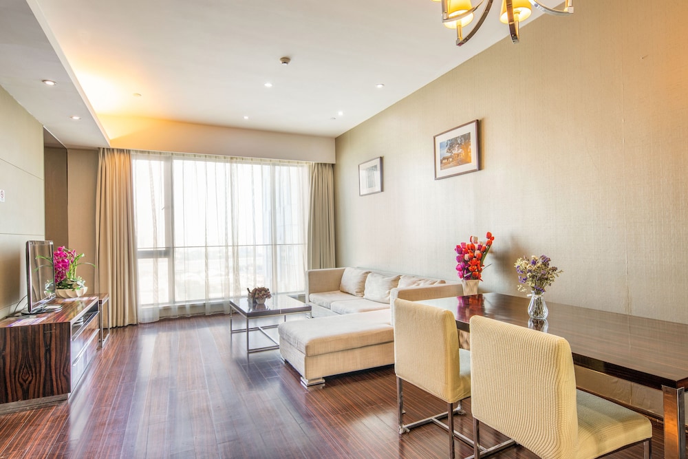 Xingyi International Hotel Poly Store 46/70