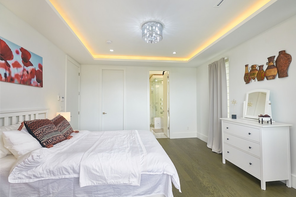 Signature, 7 Bedrooms, House, 7 Queen Beds, Mountain View, Sofa, The Chateau 2/10