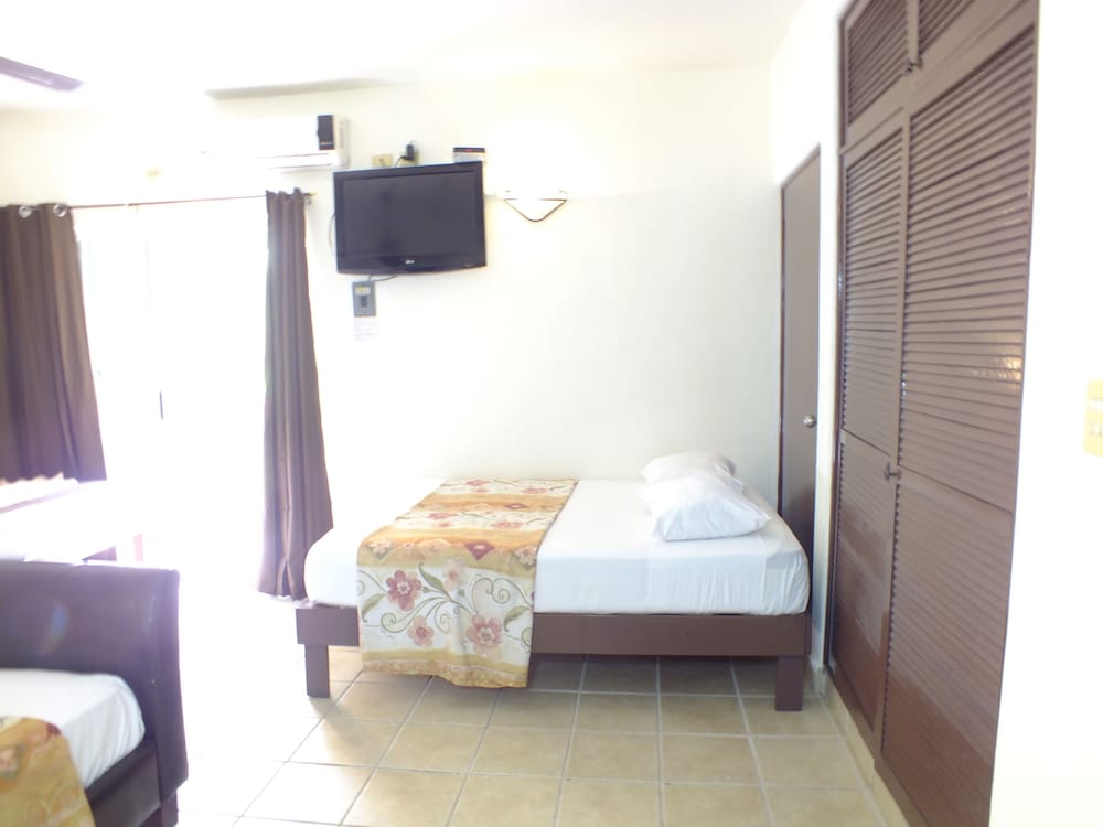 Sahara Hotel 22/71