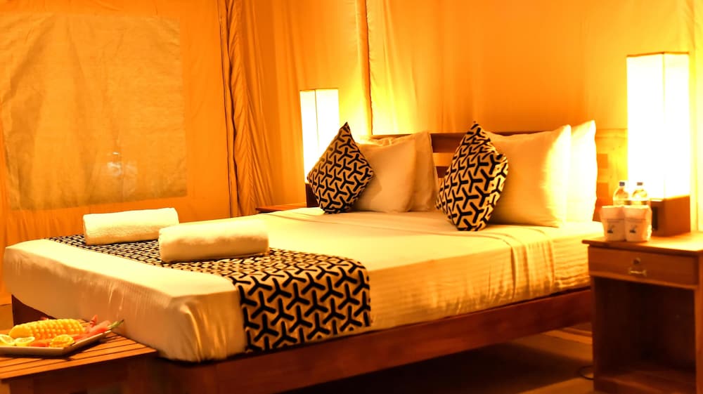 Athgira River Camp 13/38