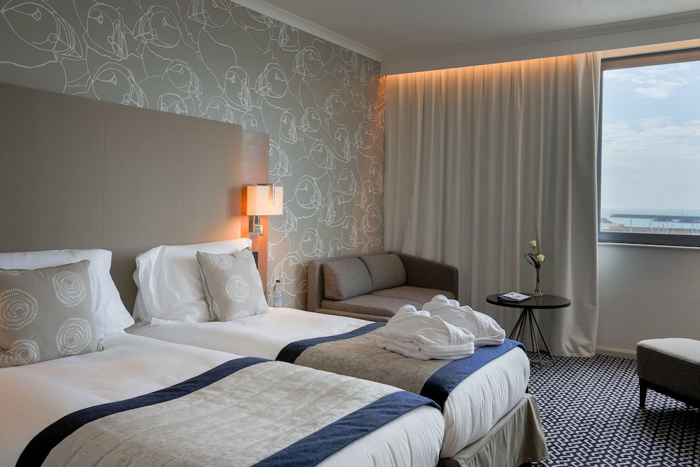 Radisson Blu Waterfront Hotel, Jersey 11/57