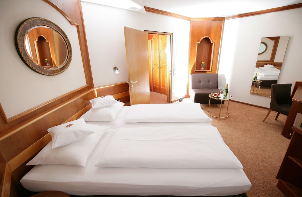 Badhotel Restaurant Stauferland 37/75