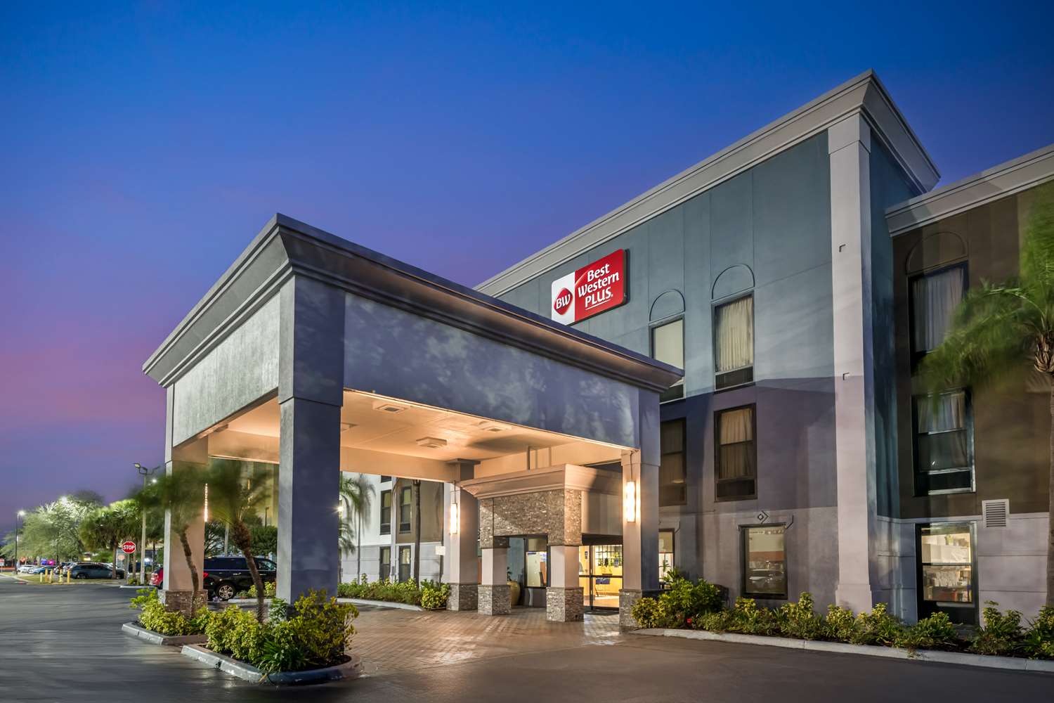 Best Western Plus Universal Inn 2/46