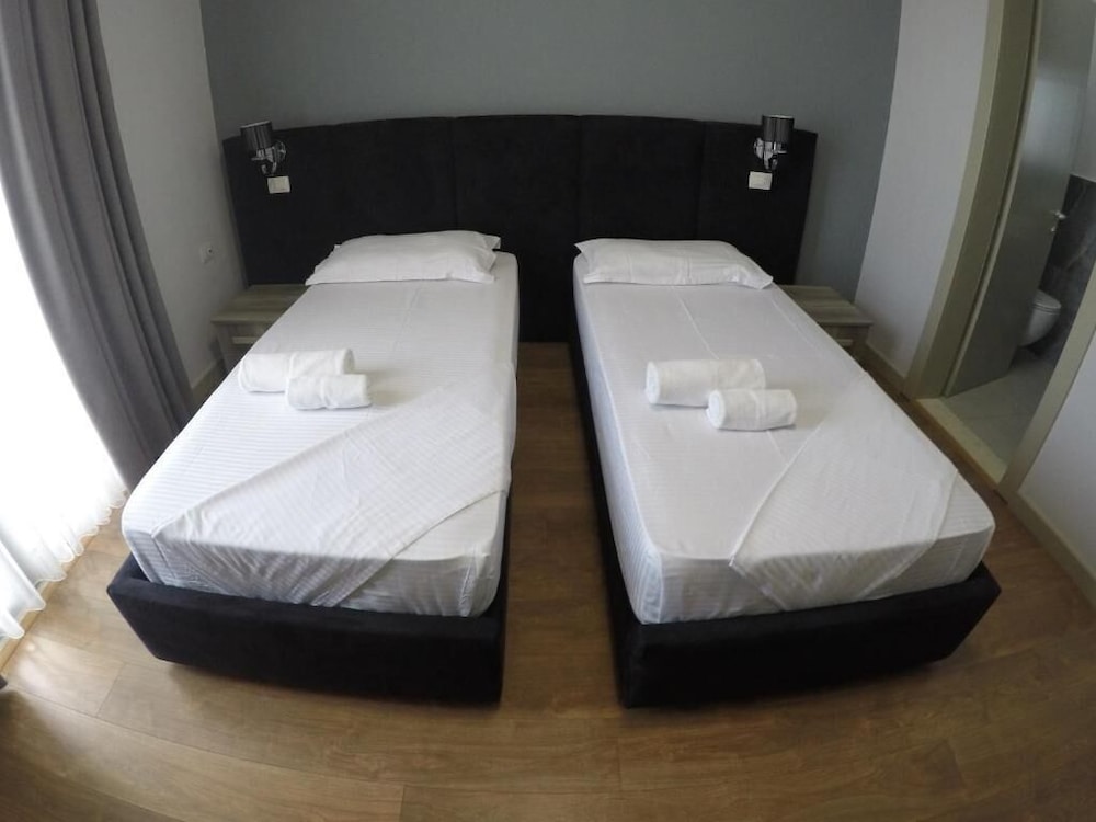 PERANDOR BEACH HOTEL 31/64