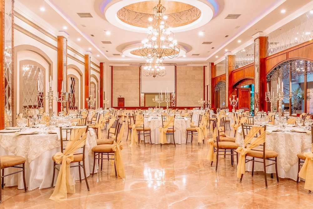 Grand Victoria Boutique Hotel 57/69