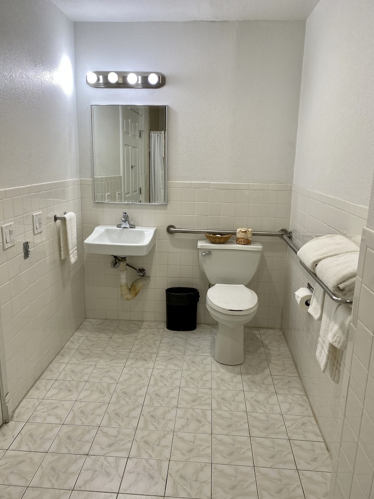 Geary Parkway Motel 14/72