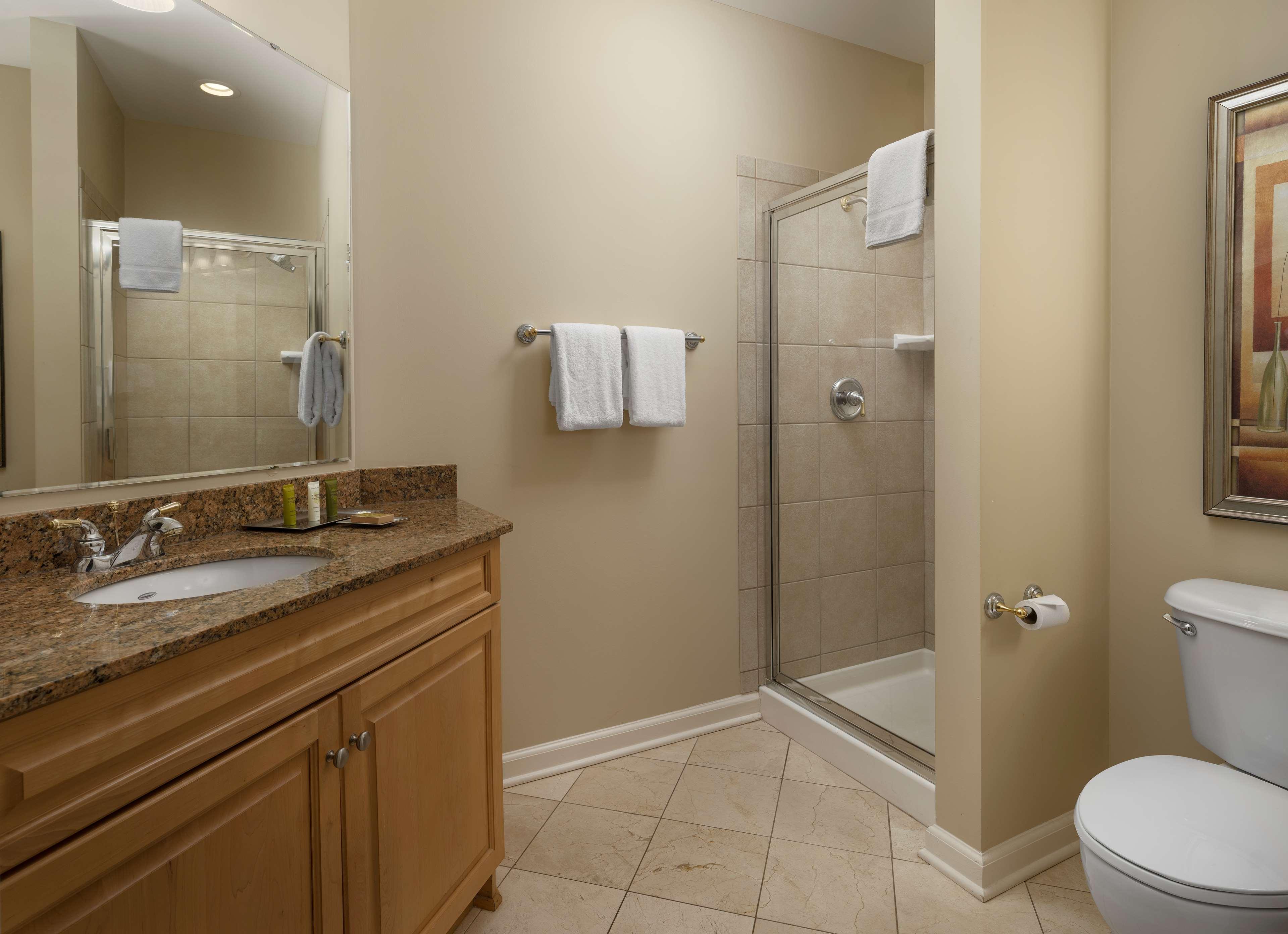 2 Bedrooms, Condo, 1 King or 2 Queen Beds, Ocean View، Royale Palms Condominiums 5/6