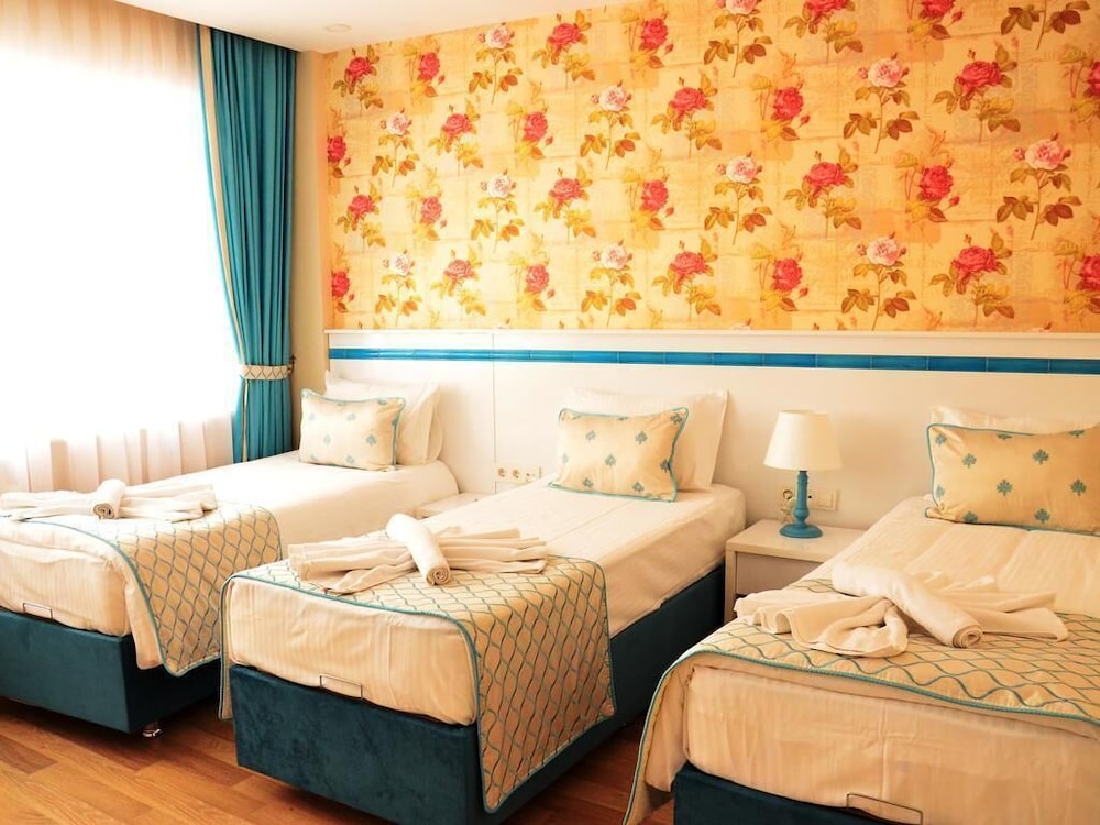 Star Holiday Hotel 14/68