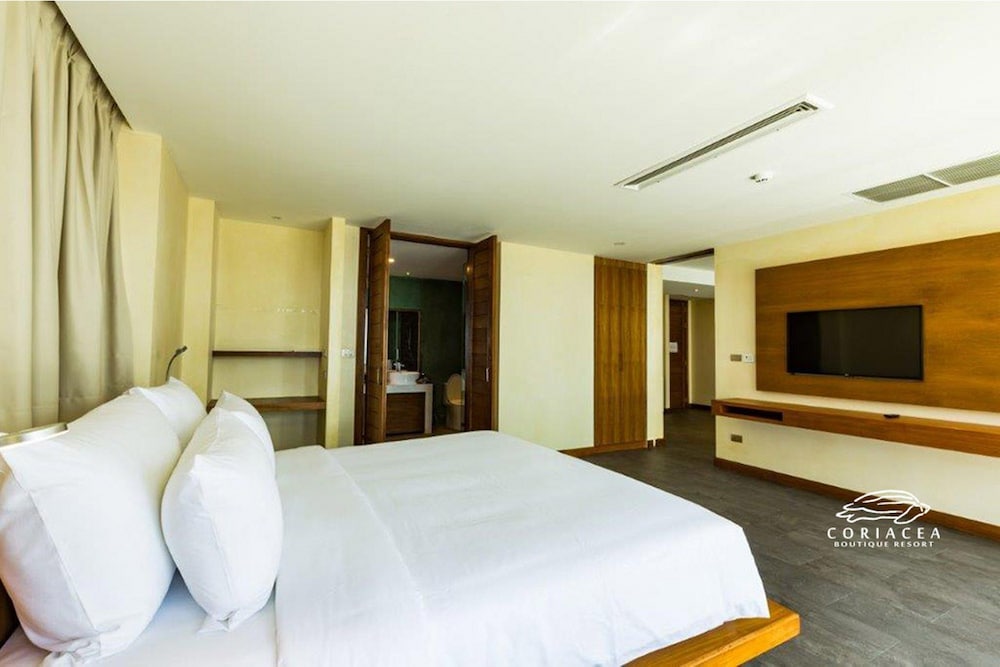 SUITE, BEACH FRONT