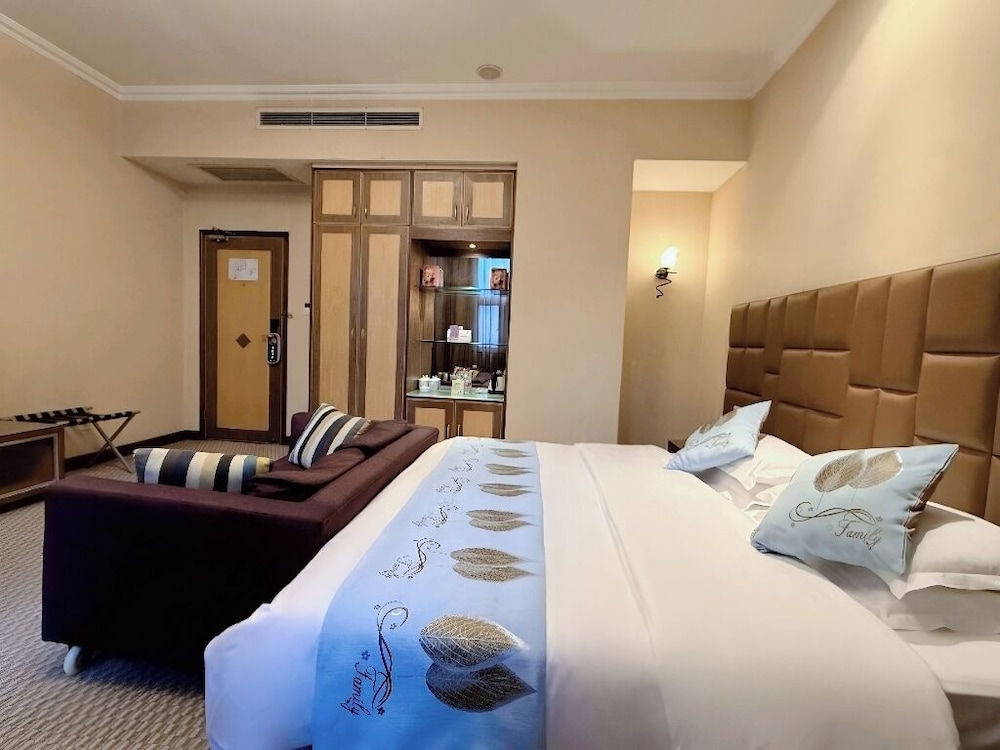 Milky Way Hotel Chongqing 22/56