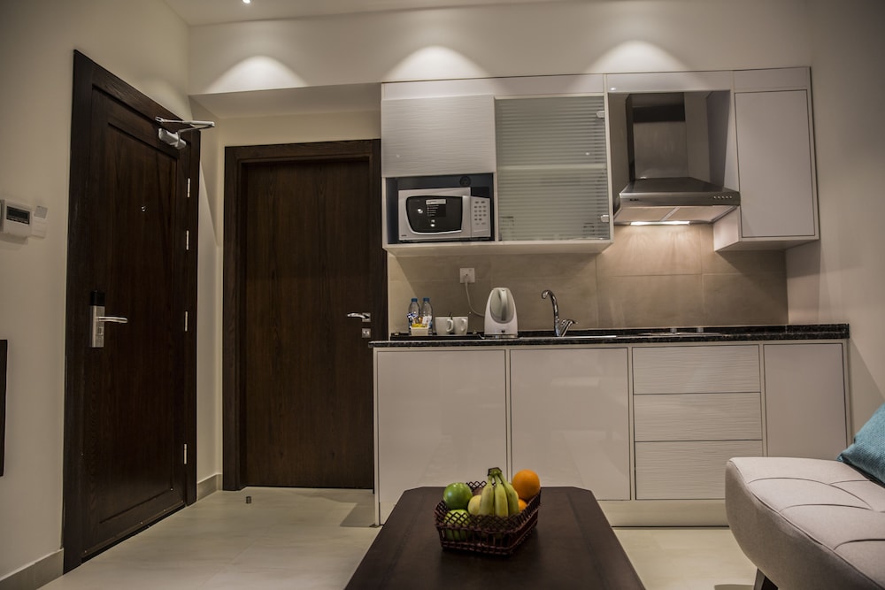 Naylover Hotel Suites 50/50