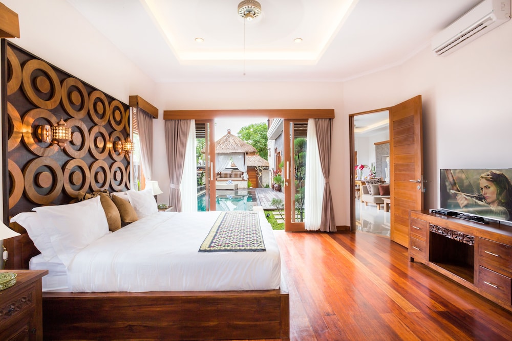 3 BEDROOMS, LUXURY, VILLA
