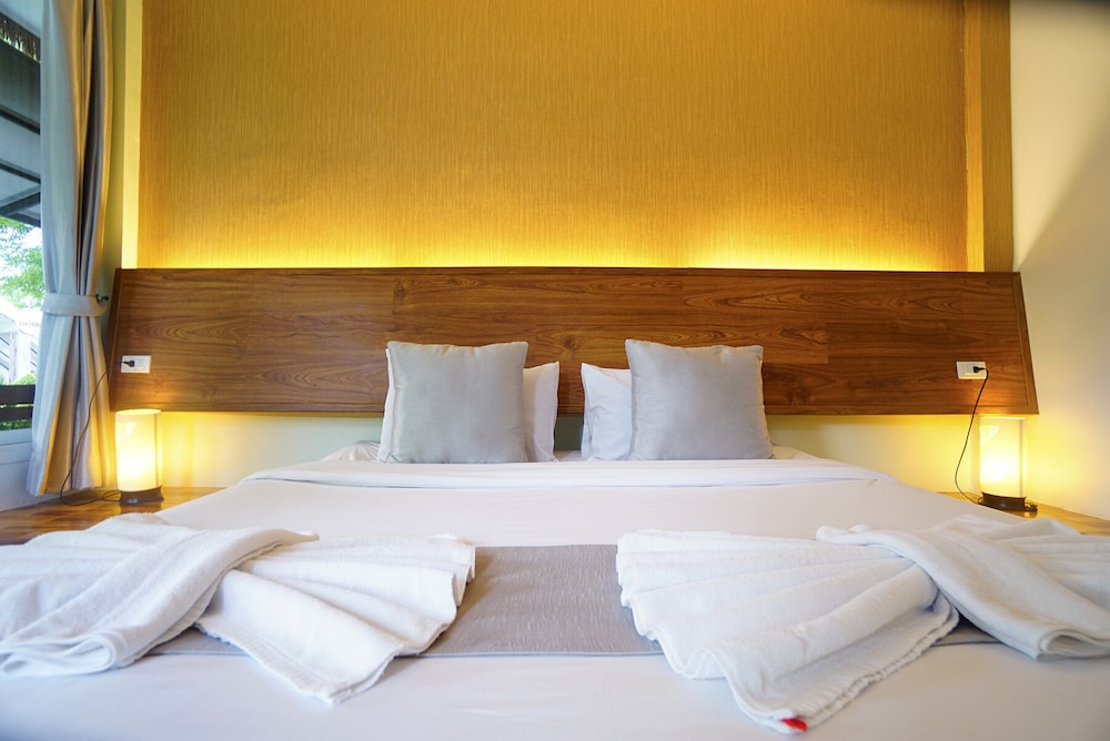 AURORA RESORT KANCHANABURI 30/50