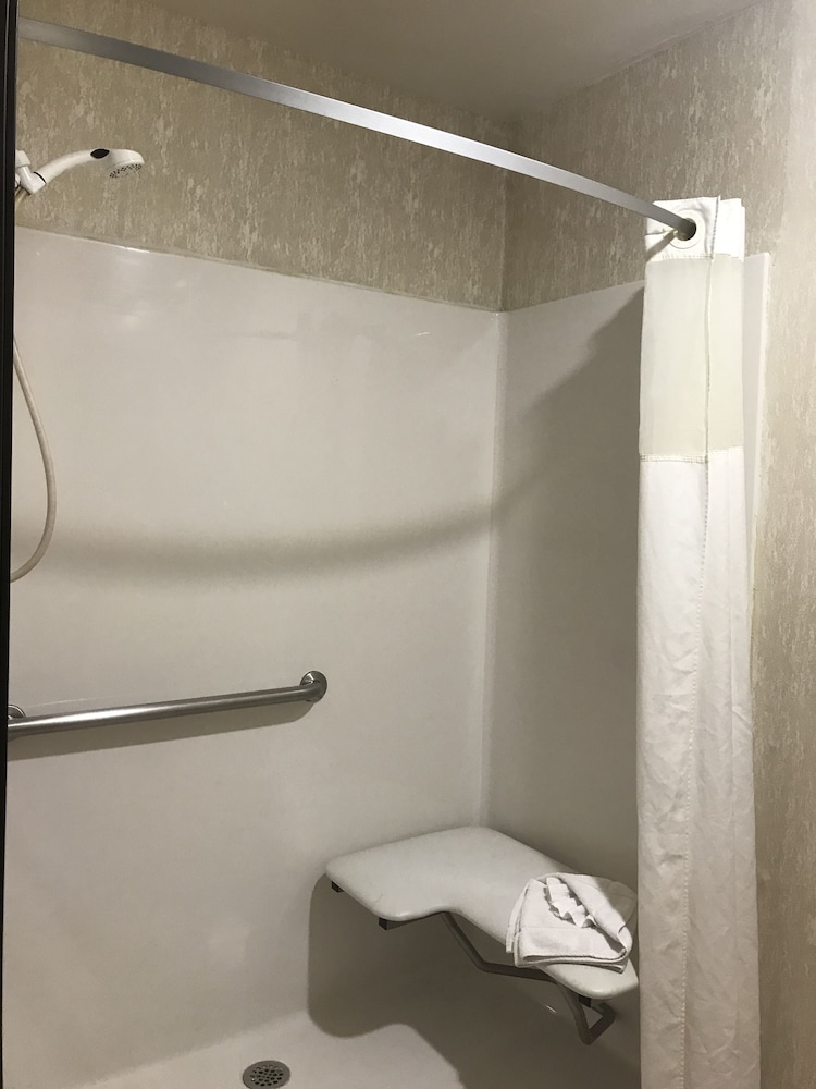 Americas Best Value Inn Suites St Charles St Louis 11/31
