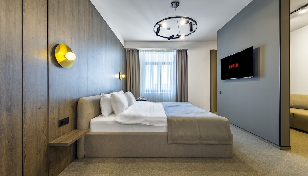 Regency Hotel 18/49