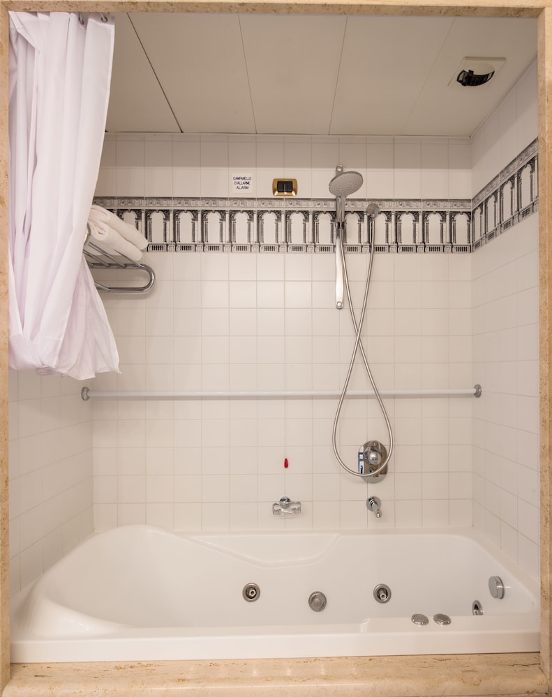 Grande Albergo Roma 15/69