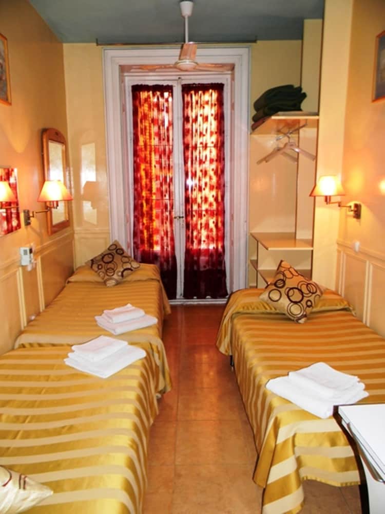 Hostal La Fontana 40/65