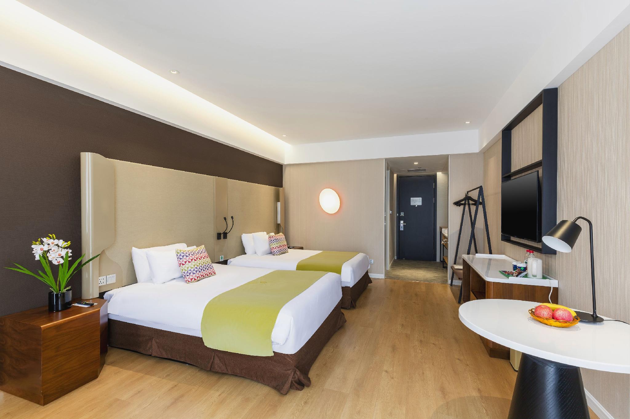 Campanile Hotel at Xining Railway Station 14/46