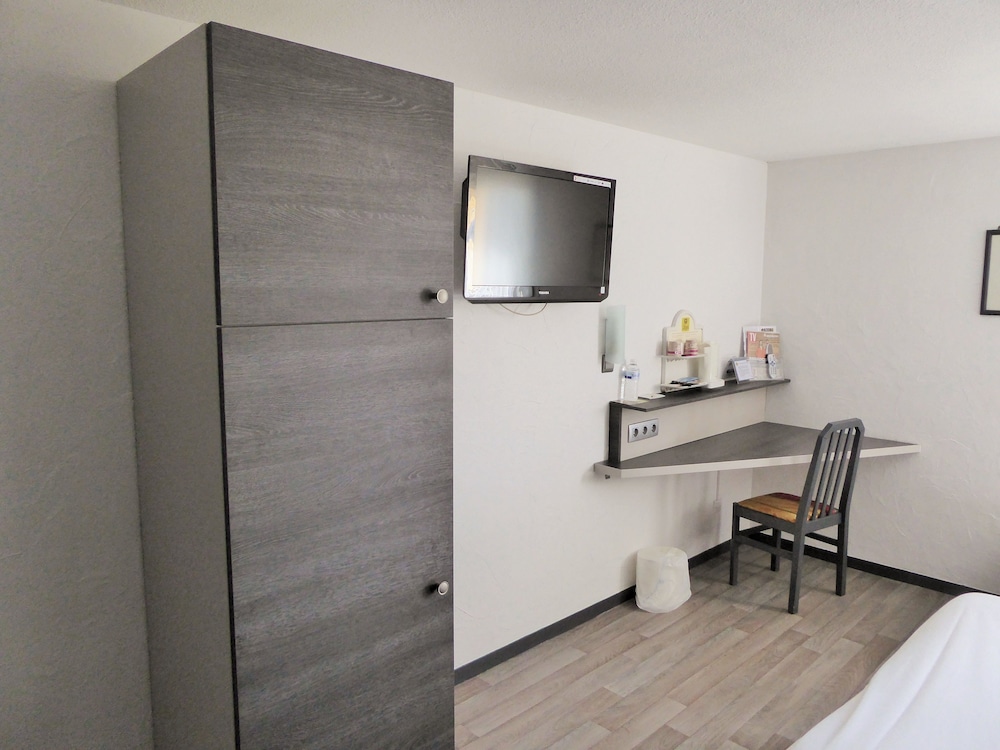 Hotel Le Relais Pau Lons 46/53