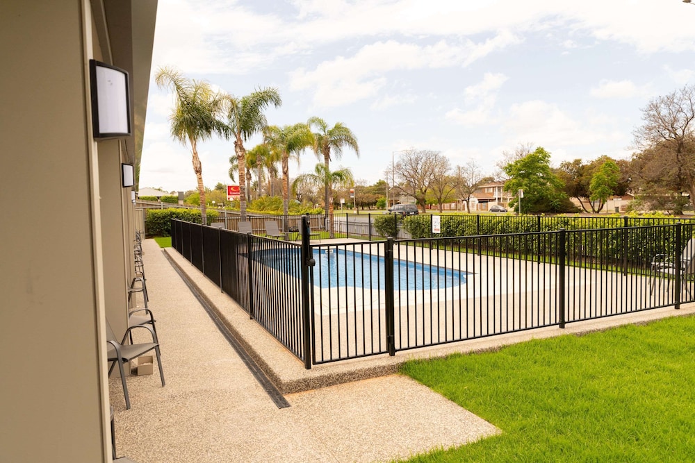 Econo Lodge Mildura 70/72