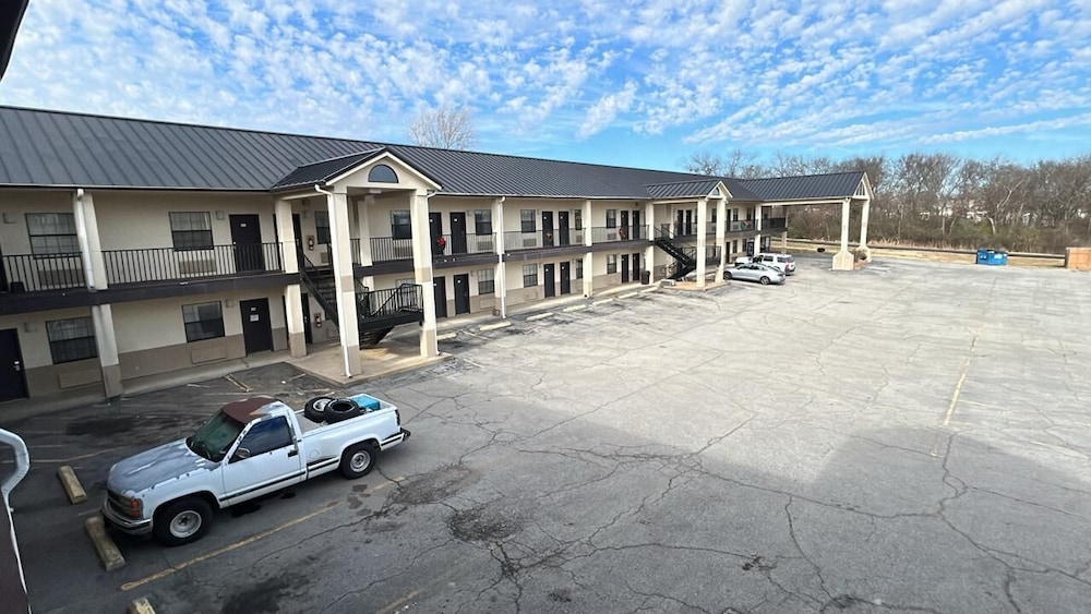 HiWay Inn Express Kiowa Hwy 69 44/55