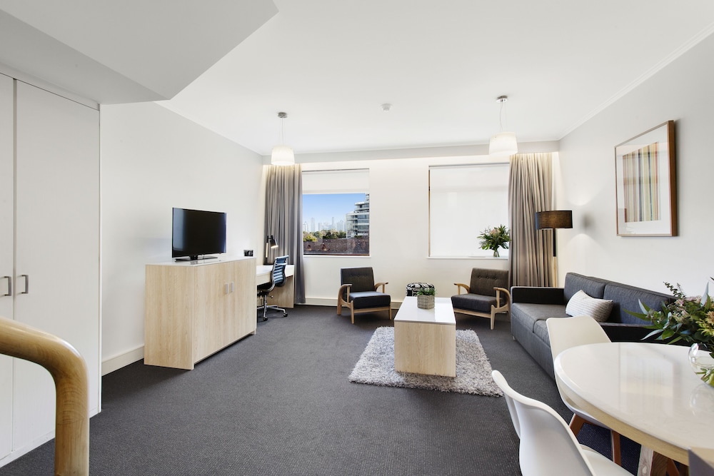 Mercure Melbourne Albert Park 48/72