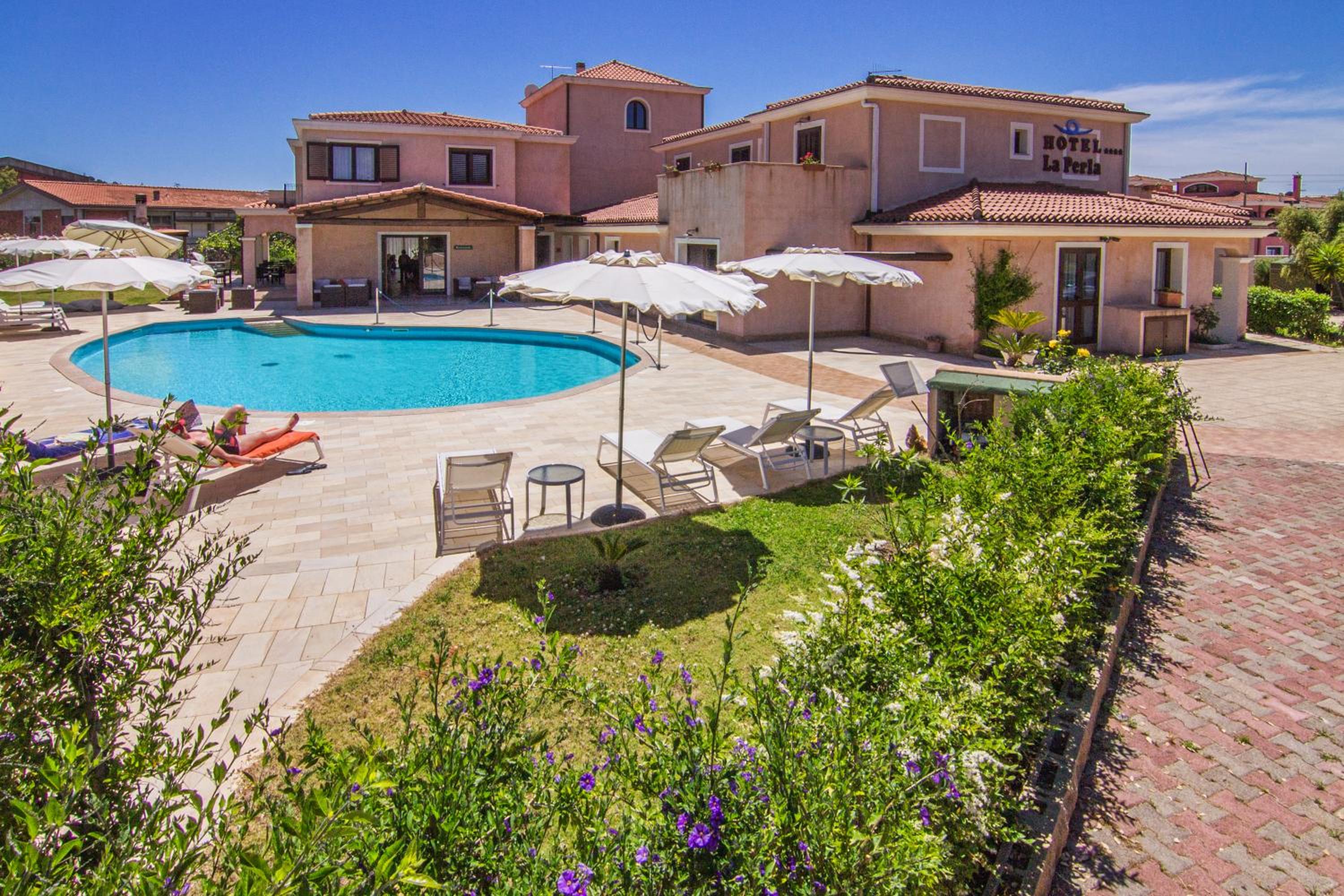 La Perla Hotel 44/47
