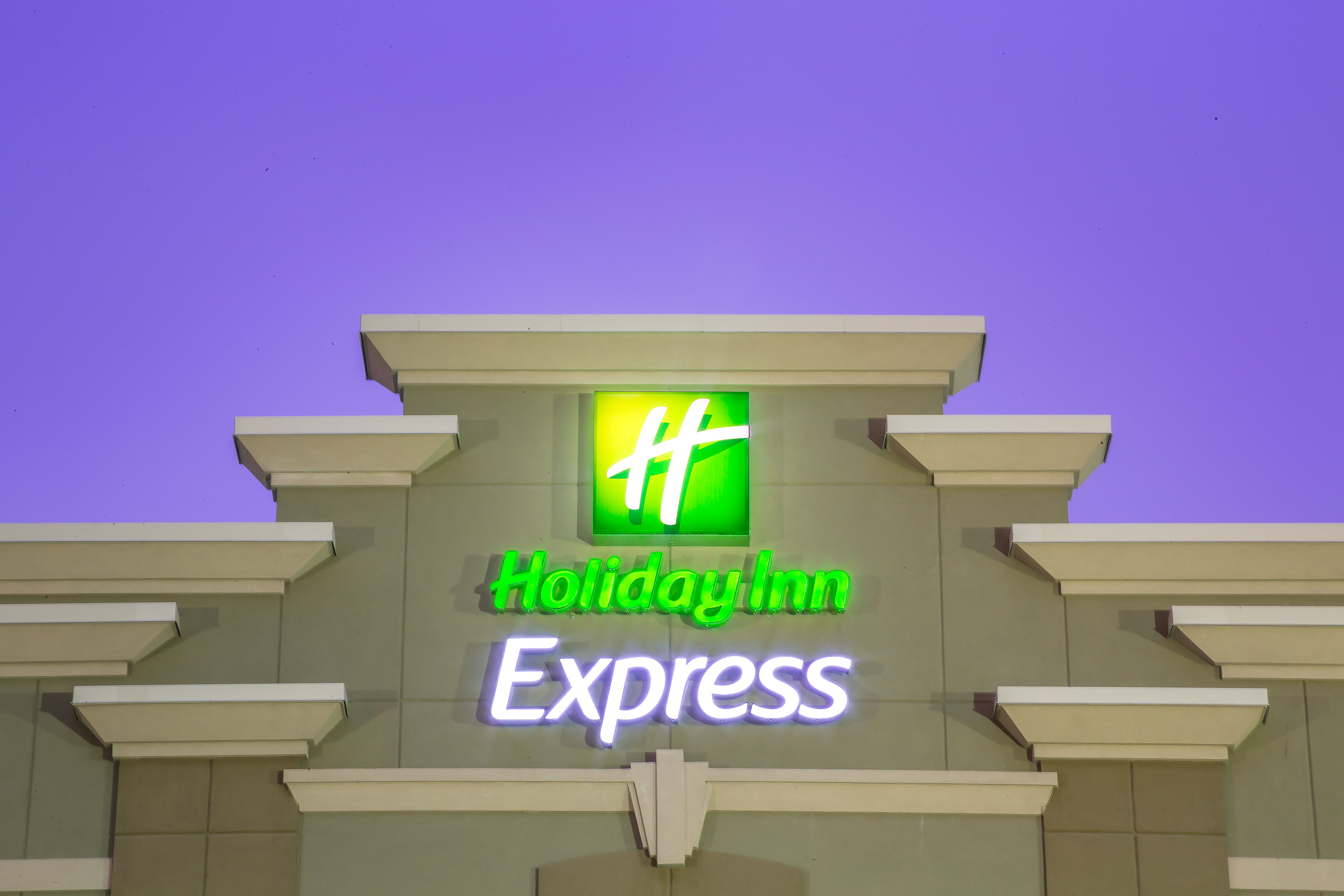 Holiday Inn Express Layton 4/46