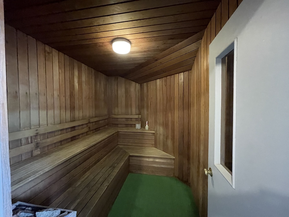 Bentleys Motor Inn 21/50