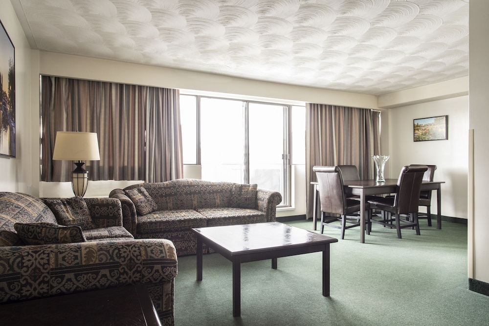 THE BUSINESS INN 39/60