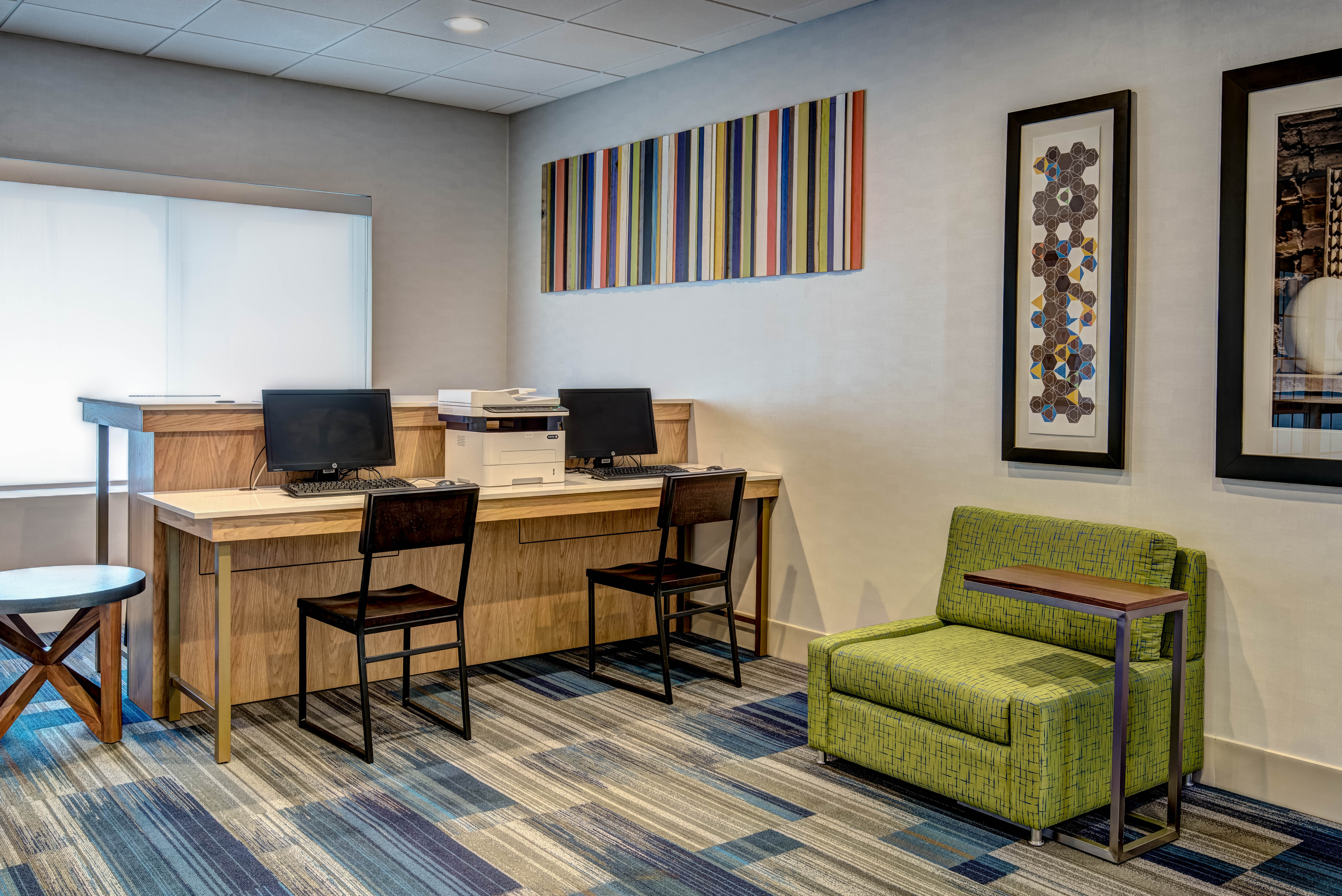 Holiday Inn Express Woodbridge 61/64