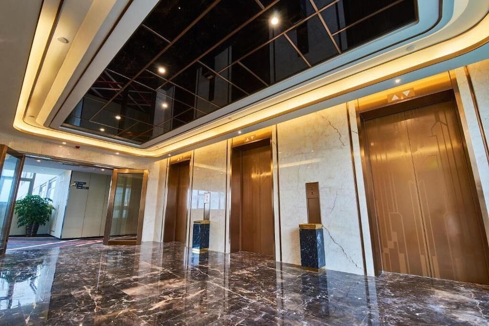 Huayu Landmark Hotel 3/32