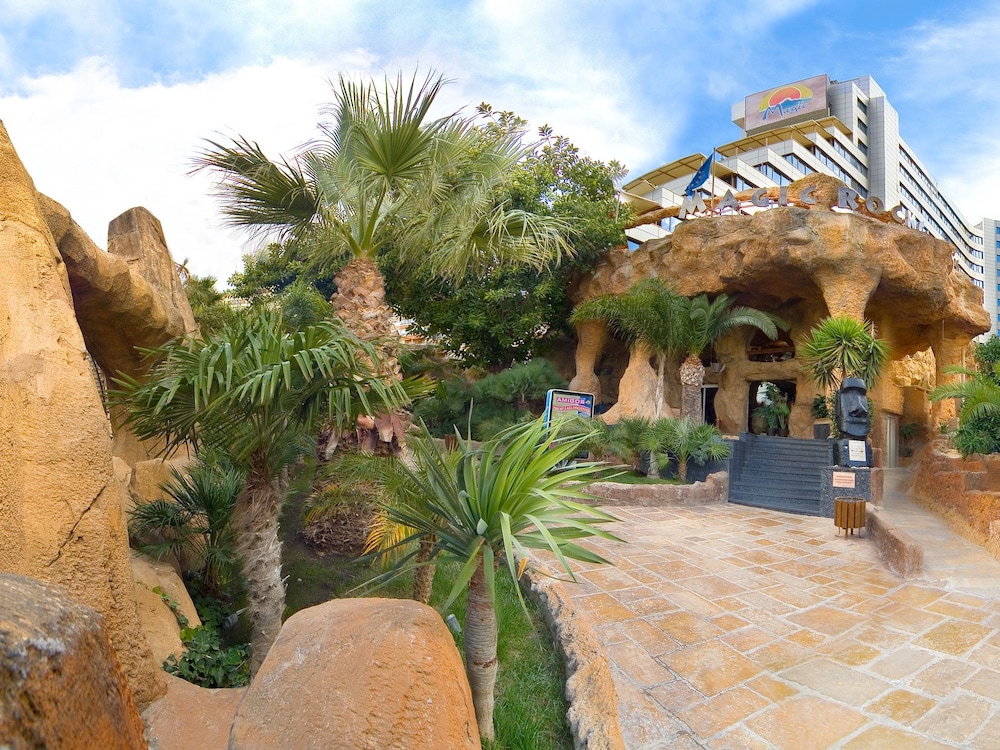 Magic Aqua Rock Gardens Hotel 29/31