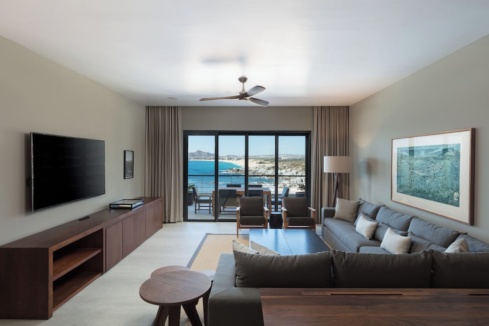THE CAPE - A THOMPSON HOTEL 47/68