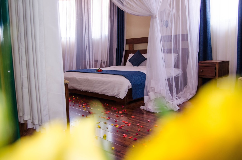 Nile Village Hotel 8/40