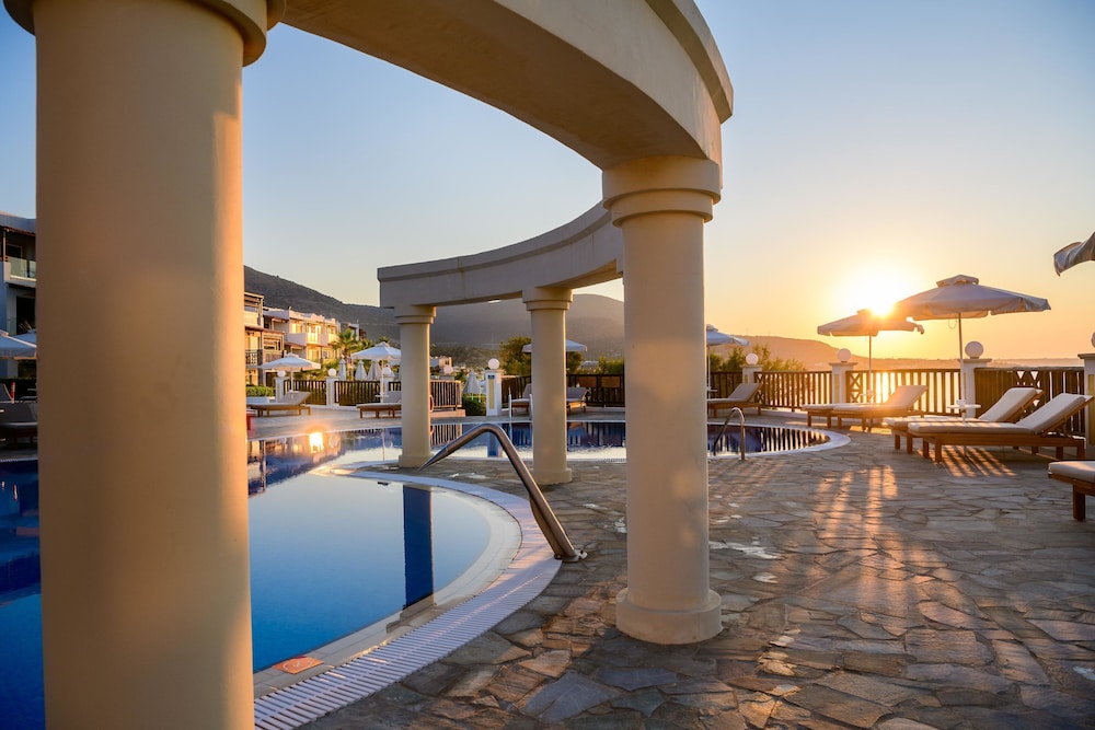 Alexander Beach Hotel & Village Resort 15/49