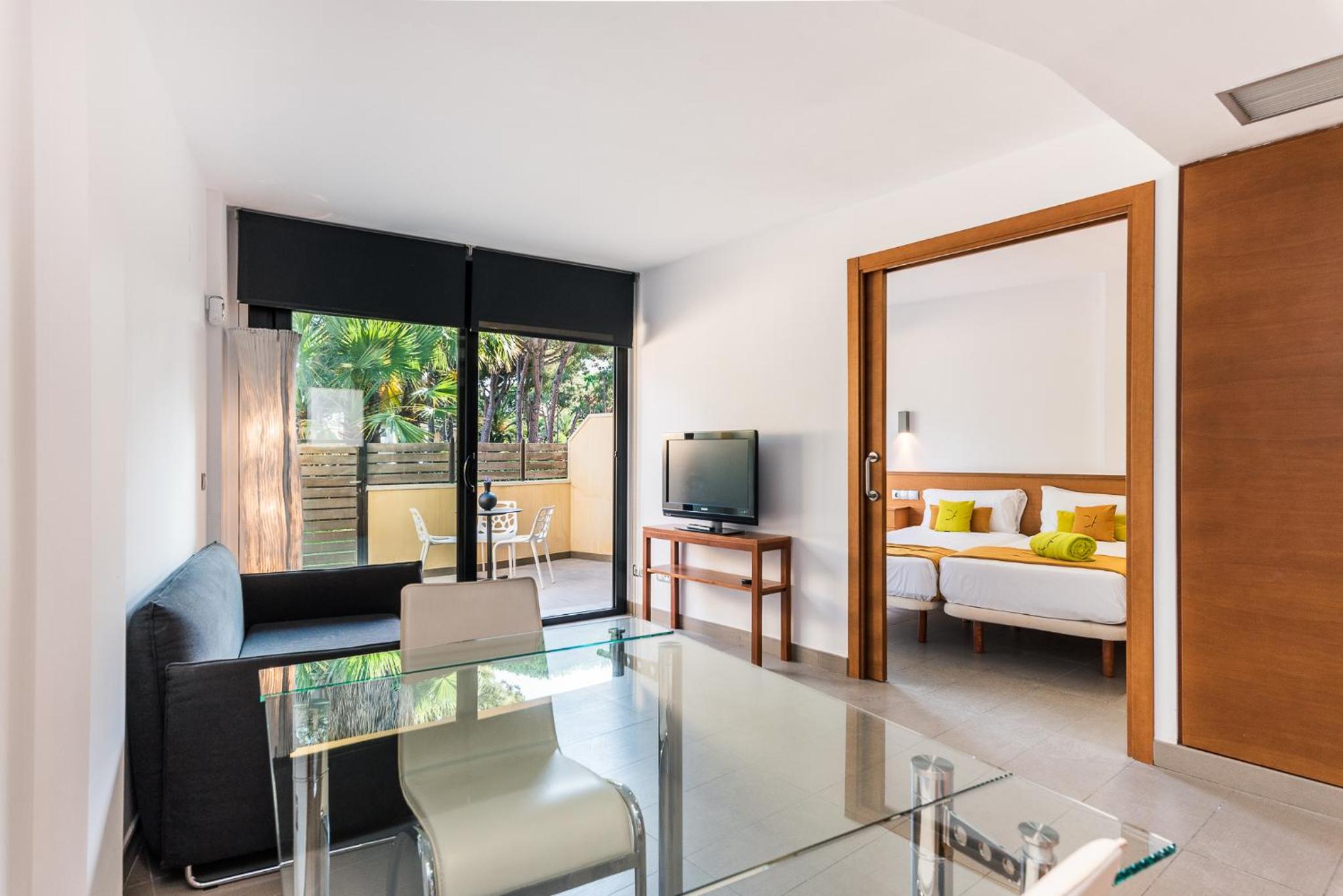 Aparthotel Las Palmeras 24/50