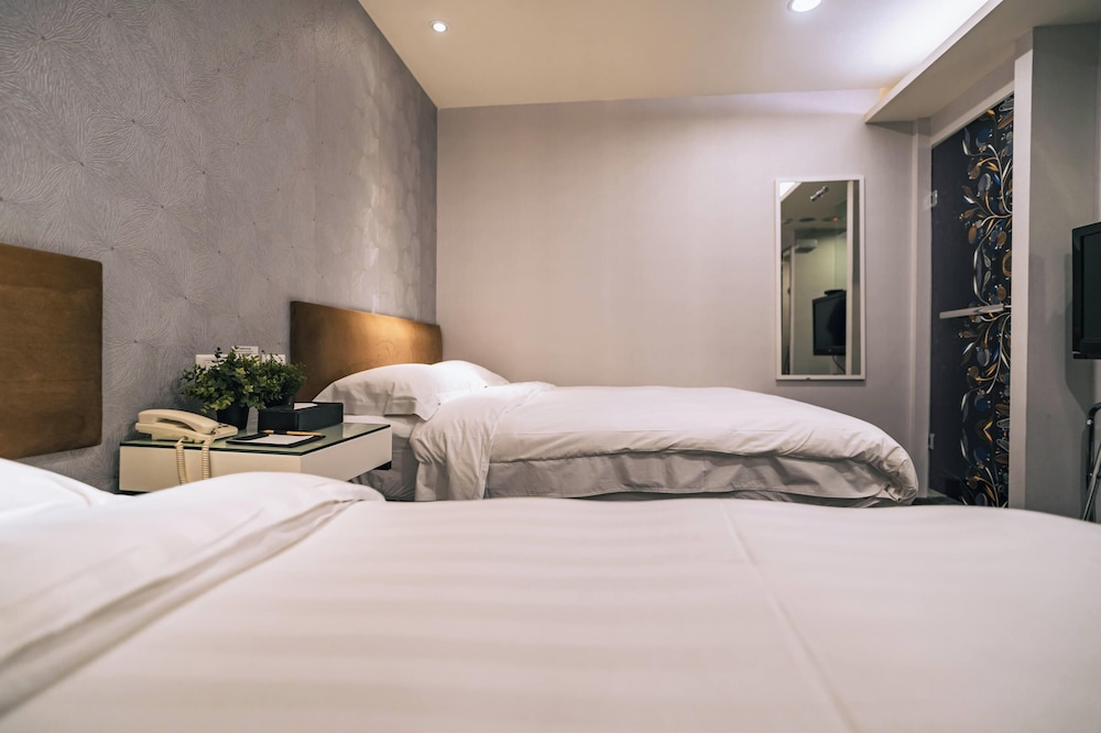 ROOM, TRIPLE