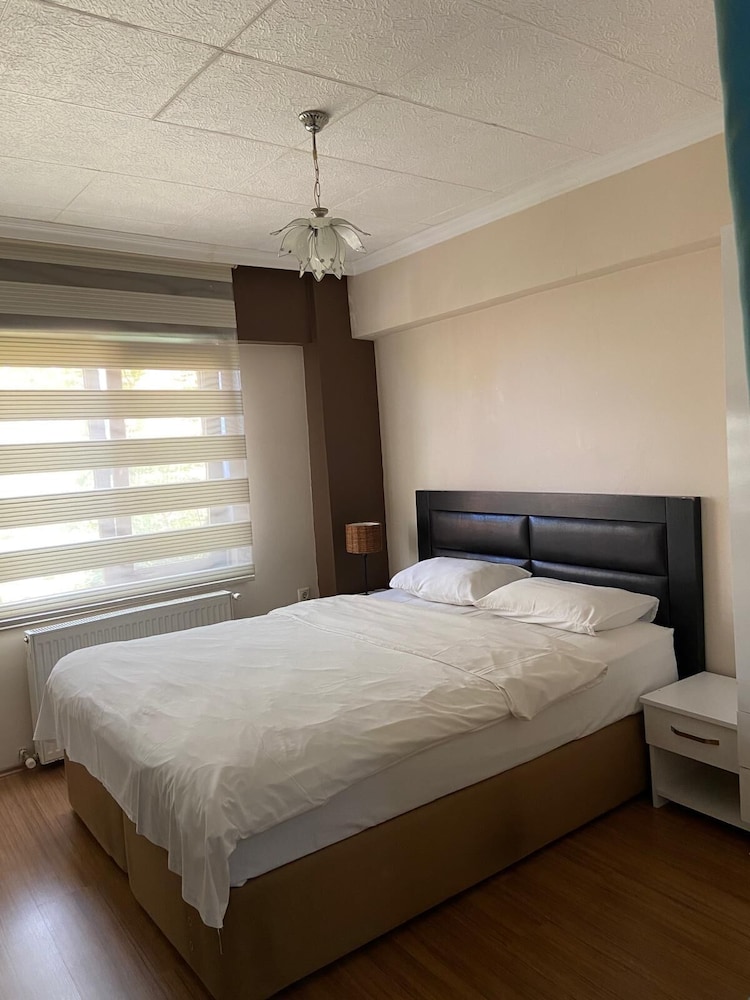 3 BEDROOMS, APARTMENT, COURTYARD VIEW