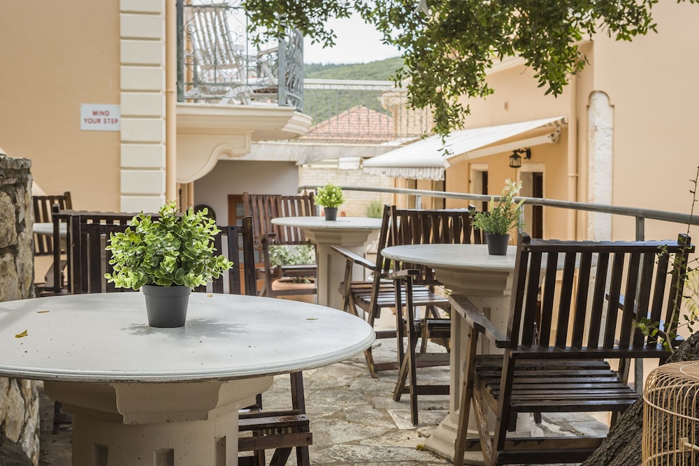 Faros Suites - Adults Only 35/50