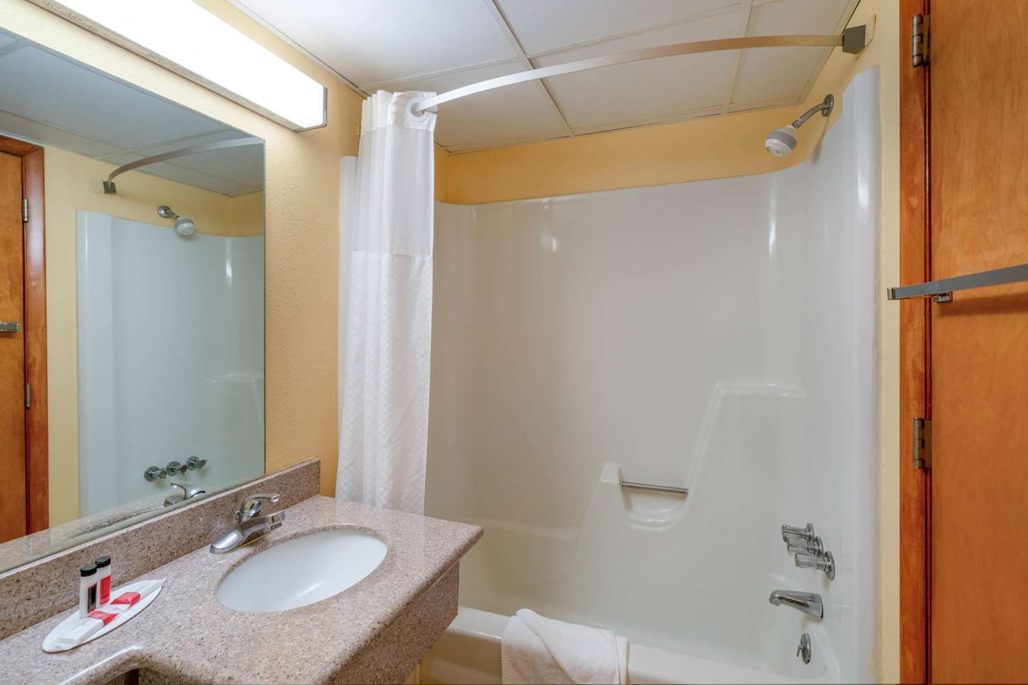 Days Inn by Wyndham Scranton PA 25/26