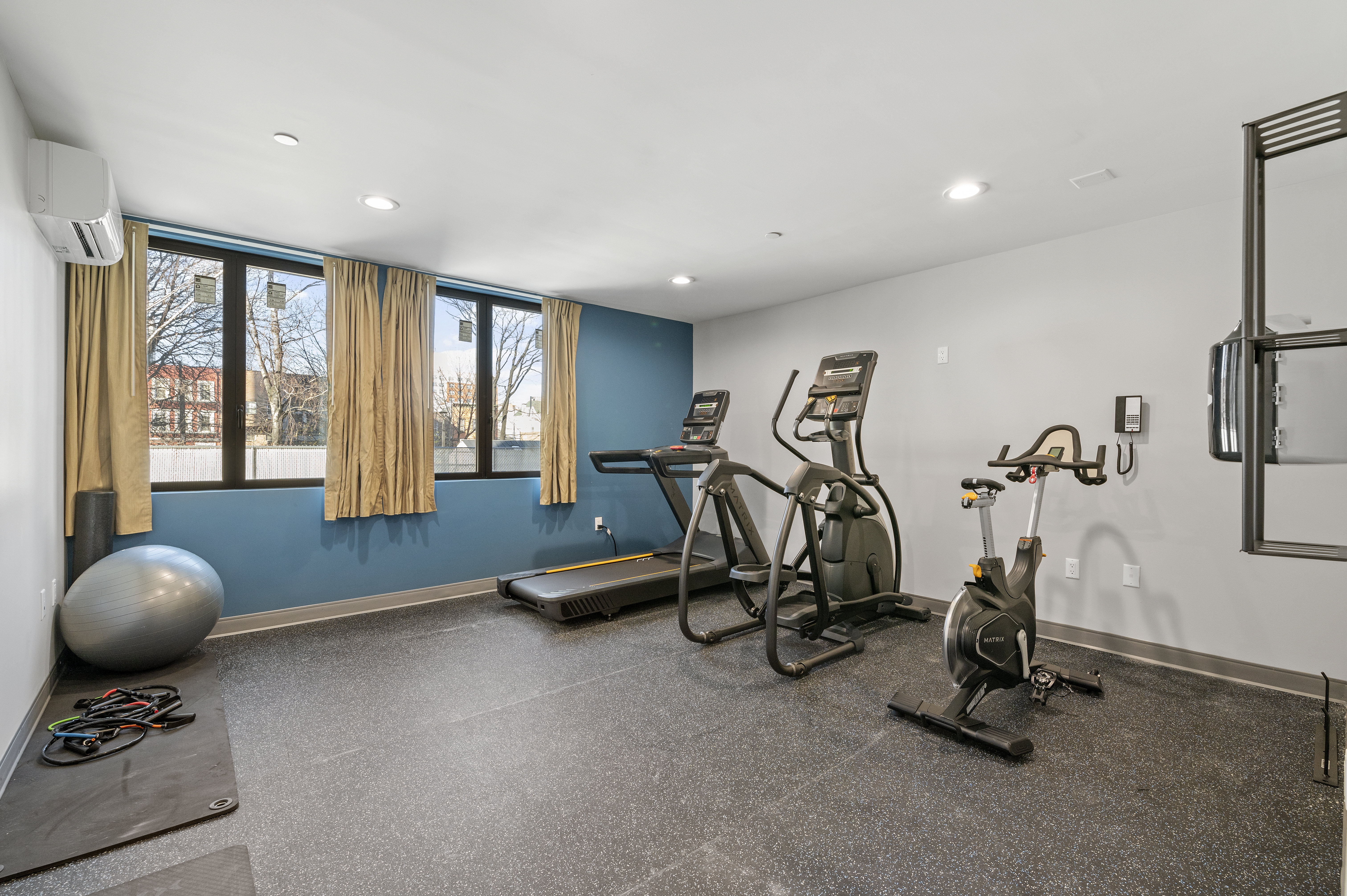 Holiday Inn Express & Suites Bronx - NYC, an IHG Hotel 16/37