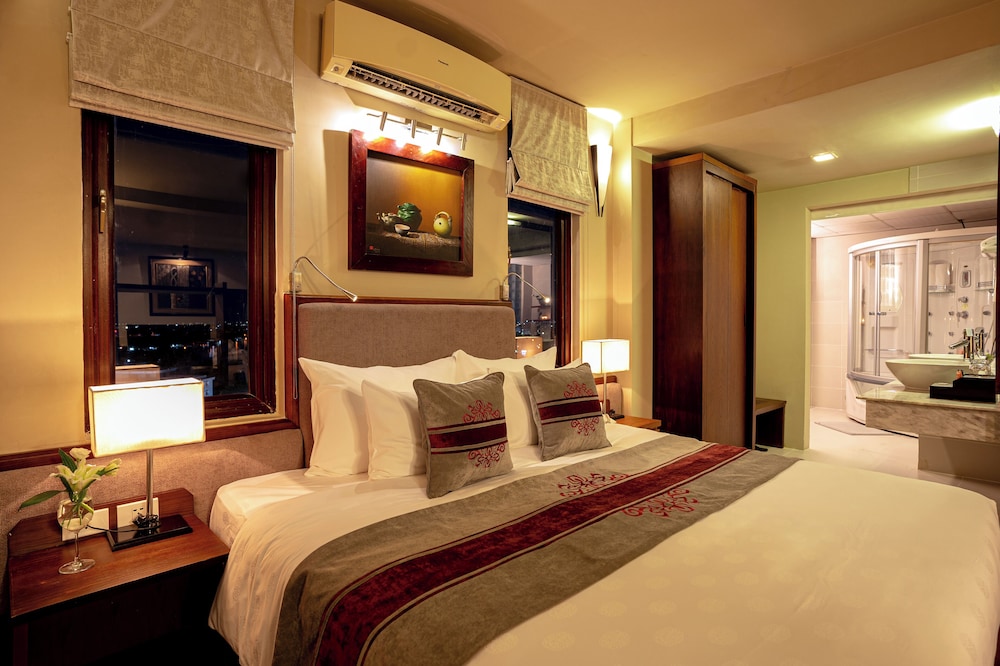 Asia Hotel 16/46