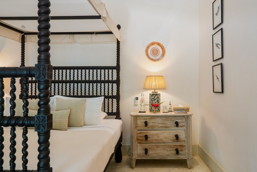 Taru Villas Rampart Street 11/50