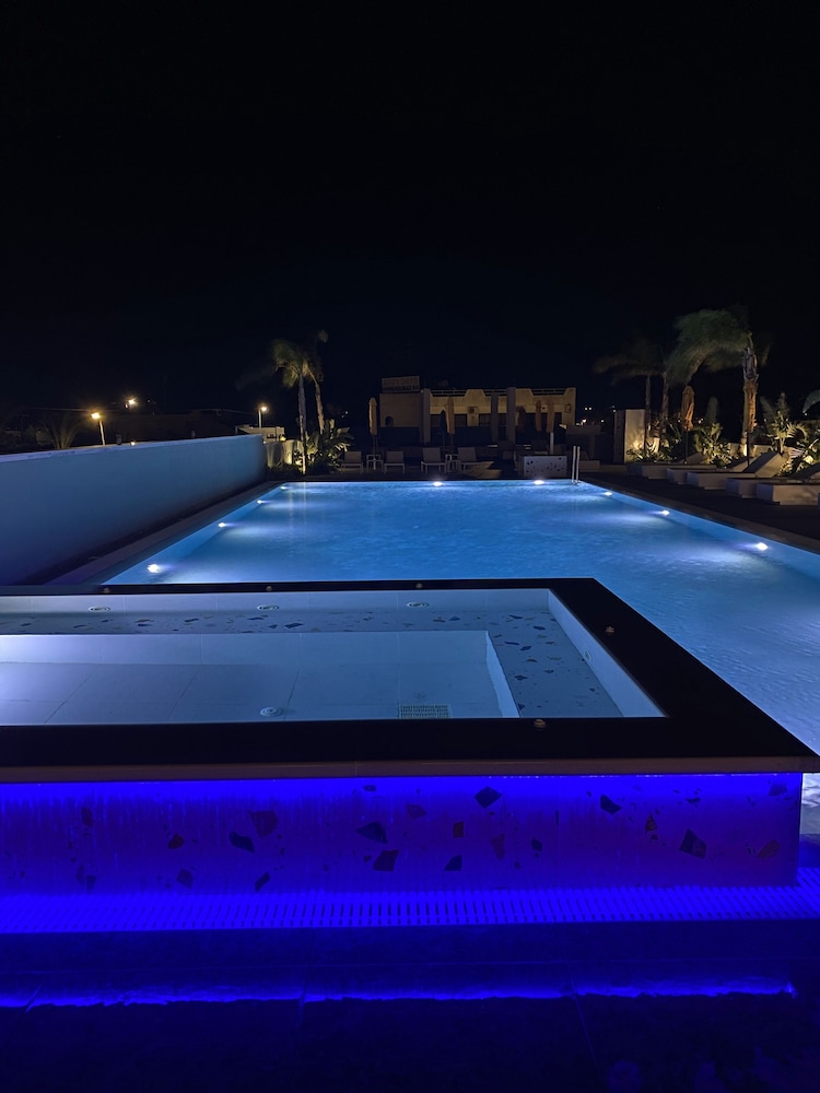 Mazoren Art Hotel 36/60
