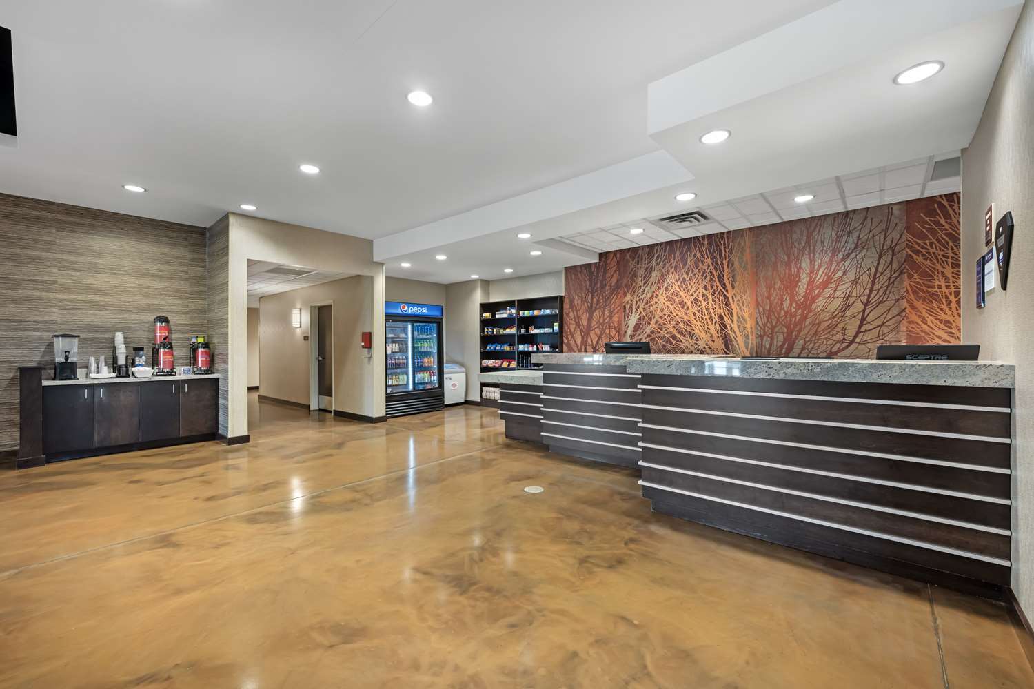 Best Western Plus Lakeview Hotel 5/48