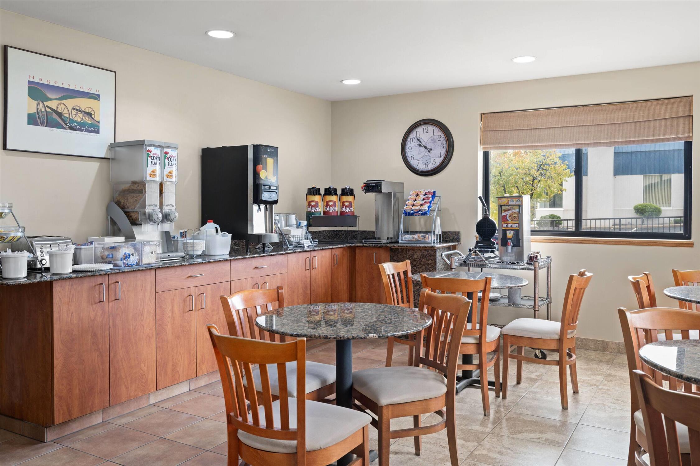 Super 8 by Wyndham Hagerstown 14/19