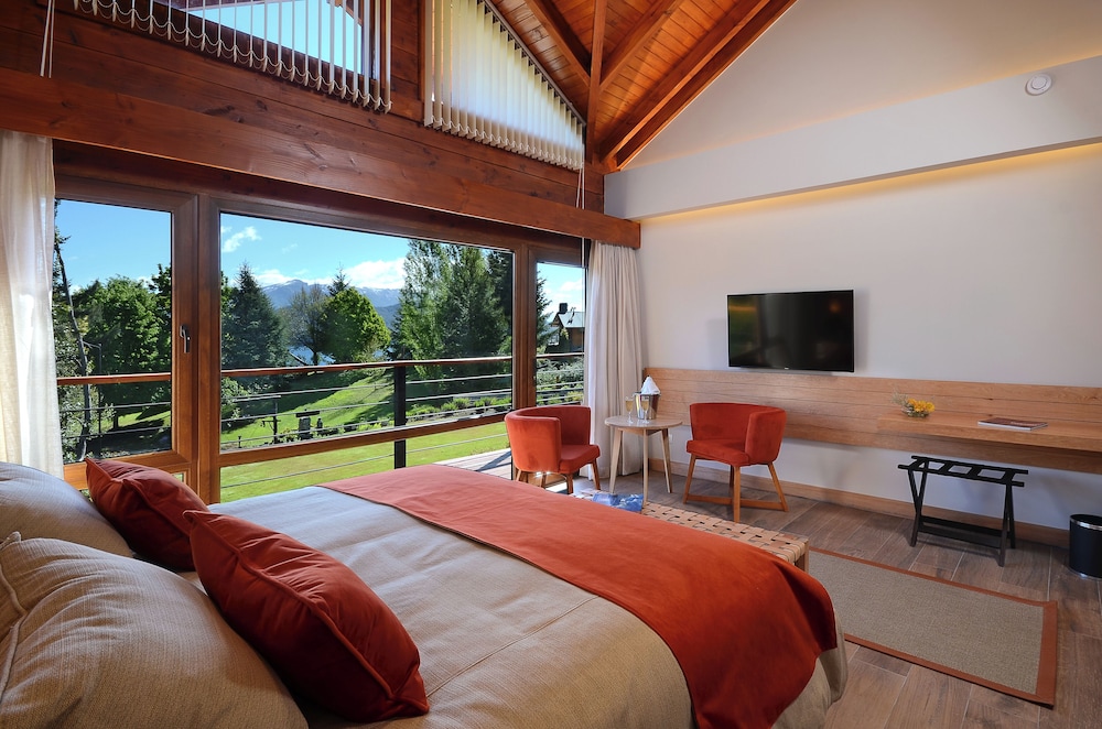 Junior Suite, Studio, Queen Bed, Garden View